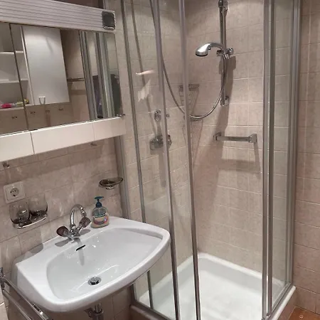 Alphouse By Monicare سيفيلد ان تيرول